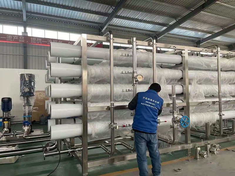 純水設(shè)備加工現(xiàn)場(chǎng)